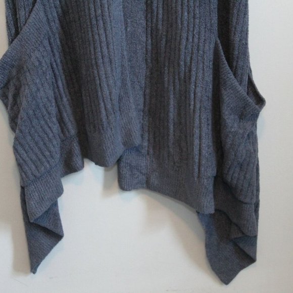 Barefoot Dreams CozyChic Lite Travel Shawl H11151 - Picture 4 of 5